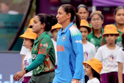 ind w vs ban w match halted rain 39 2 world cup