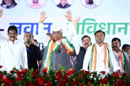 mallikarjun kharge demands ban on rss says responsible for law and order issues