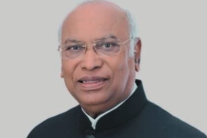 mallikarjun kharge ill hospitalized due to fever party says alls fine dont worry