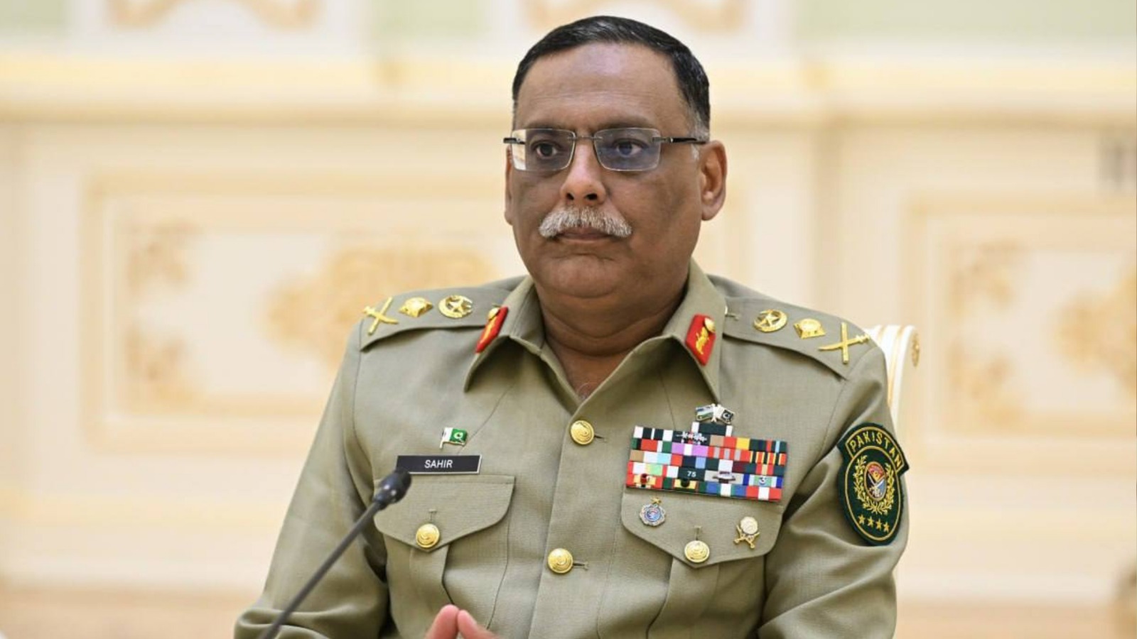 pakistan military commander visits bangladesh chickens neck