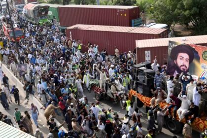 pakistan protest tlp shahbaz govt internet shutdown islamabad lahore