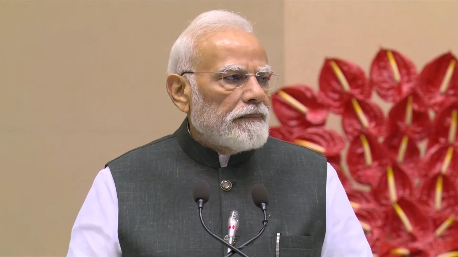 pm modi launches major schemes for youth in bihar inaugurates projects worth 62000 crore