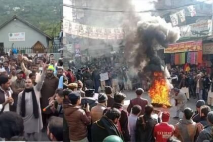 pok violence escalates pakistan crisis after 10 deaths pak govt agrees to settlement