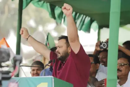 bihar election 2025 tejashwi yadav announces 30000 aid for women better crop prices for farmers