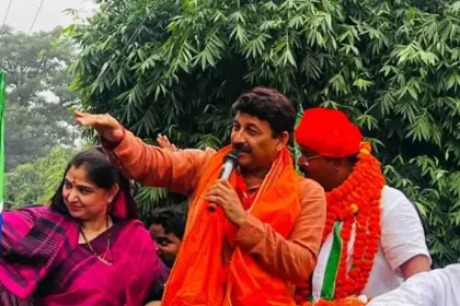 buxar manoj tiwari roadshow attack rjd supporters accused