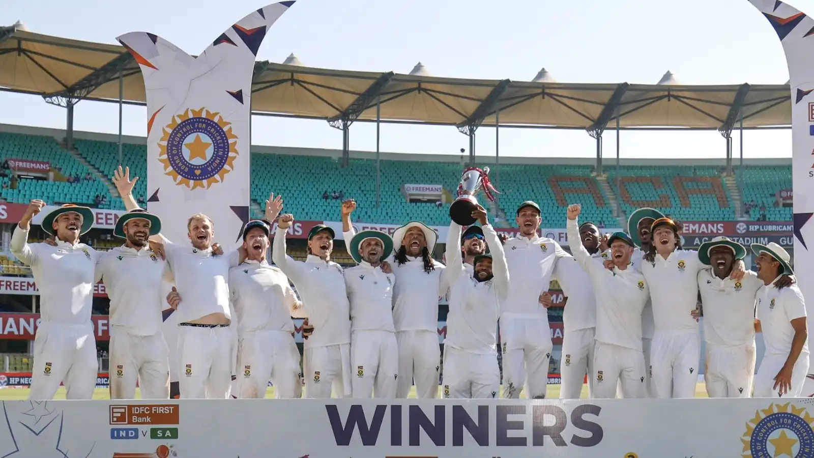 ind vs sa 2nd test india suffer biggest test defeat south africa complete whitewash after 25 years