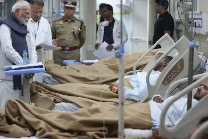 pm modi visits injured delhi blast lnjp hospital