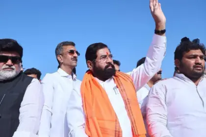 ulhasnagar civic polls bjp setback 5 senior corporators quit ravindra chahvan join shinde shivsena
