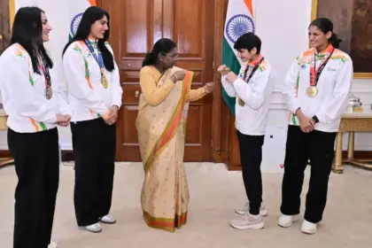 president droupadi murmu meets world boxing champions honors them at rashtrapati bhavan