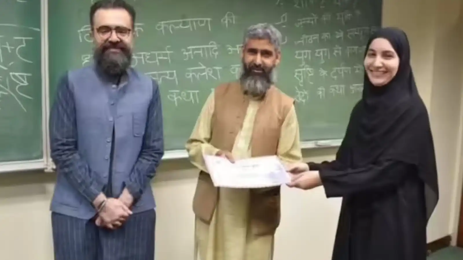 sanskrit returns to pakistan classrooms bhagavad gita and mahabharata courses to launch soon