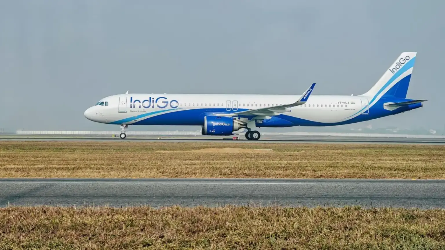 indigo flight bomb threat ahmedabad emergency landing