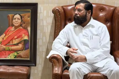 pmc election shocking incident eknath shinde candidate snatches and swallows ab form of own party leader
