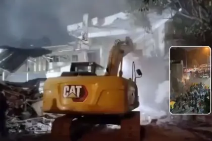 stones thrown at cops during demolition drive near delhi mosque