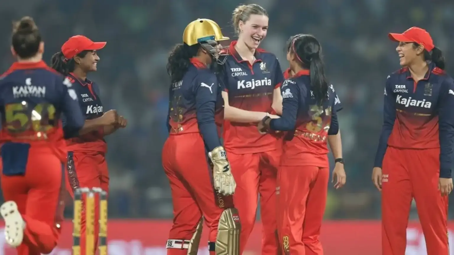 wpl 2026 rcb enters playoffs beats gujarat giants by 61 runs smriti mandhana team dominates points table