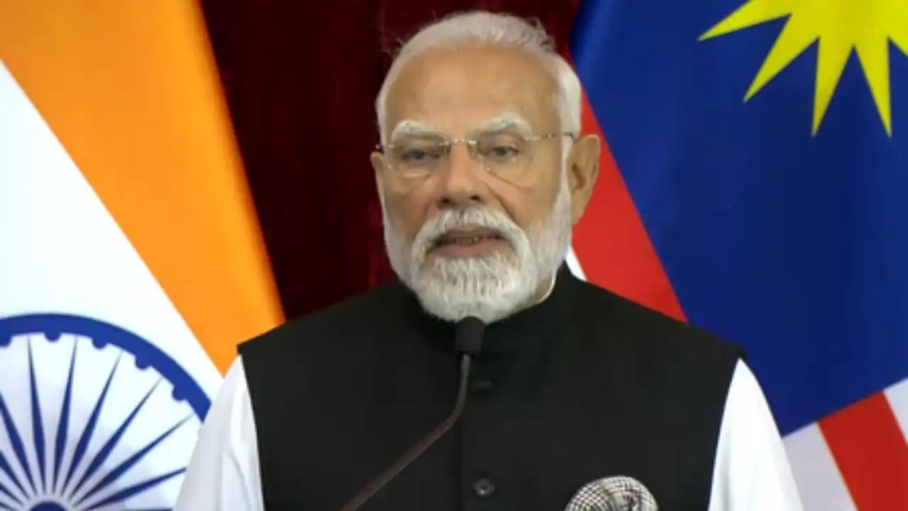 pm modi raises strong objection on terrorism in malaysia issues warning to pakistan