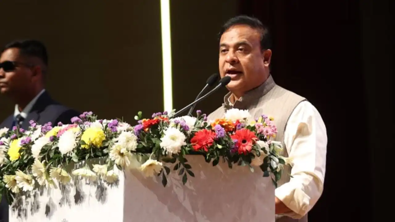असम में आपत्तिजनक इशारे पर मचा सियासी तूफान, कांग्रेस के 3 वरिष्ठ नेताओं पर FIR का आदेश political storm in assam over objectionable gesture fir ordered against 3 senior congress leaders