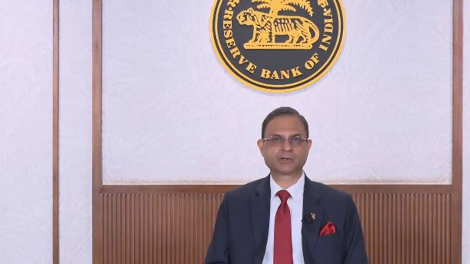repo rate unchanged rbi keeps interest rates steady economy remains strong