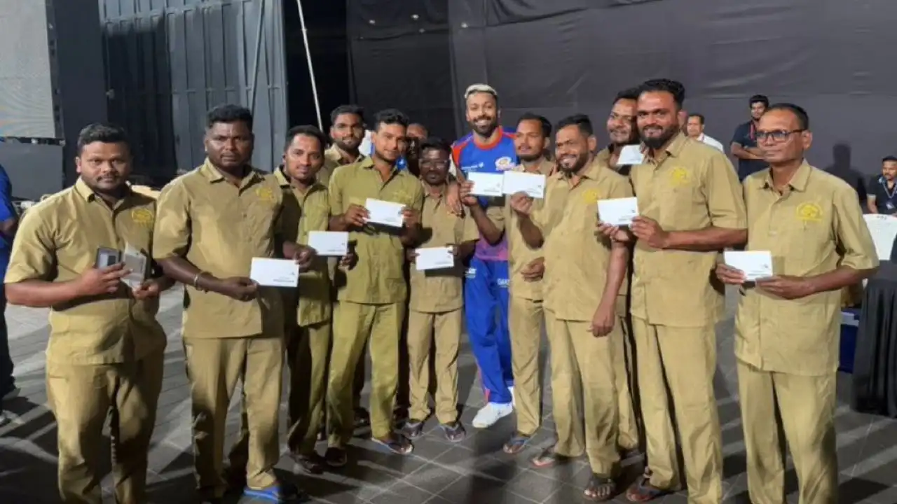 ipl 2026 hardik pandyas heartwarming gesture gives 10 lakh each to wankhede ground staff before ipl