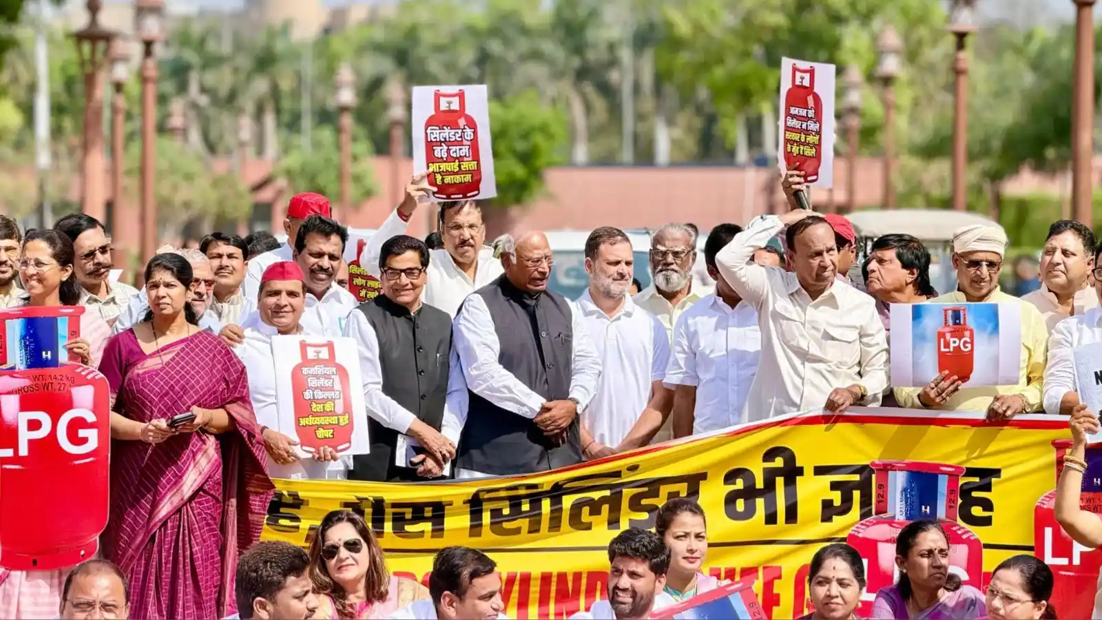 lpg cylinder shortage opposition protest parliament rahul gandhi