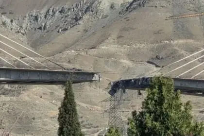 iran threatens to blow up 8 bridges in gulf after us destroys its tallest bridge