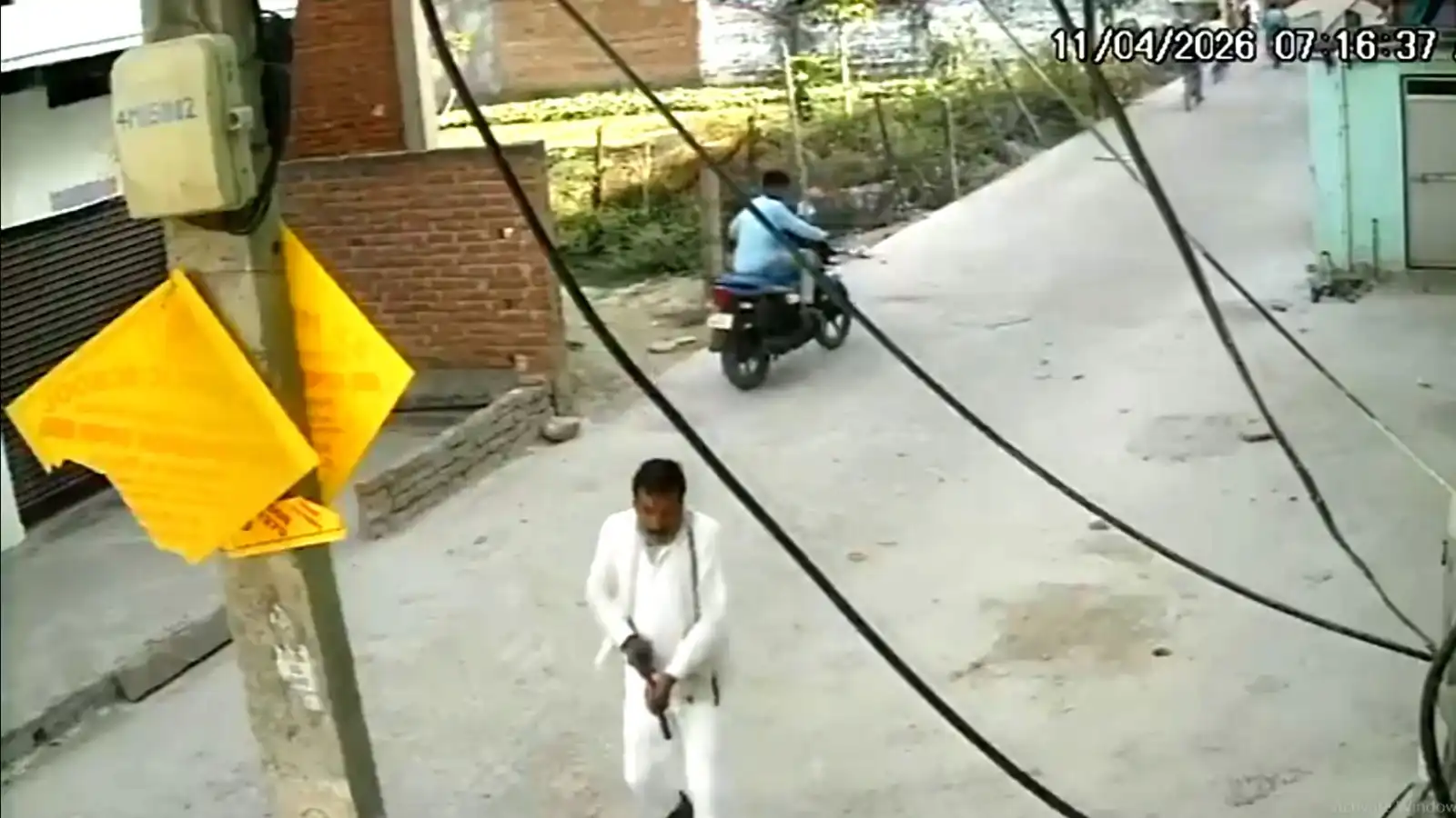 mirzapur lawyer shot dead live video cctv uttar pradesh