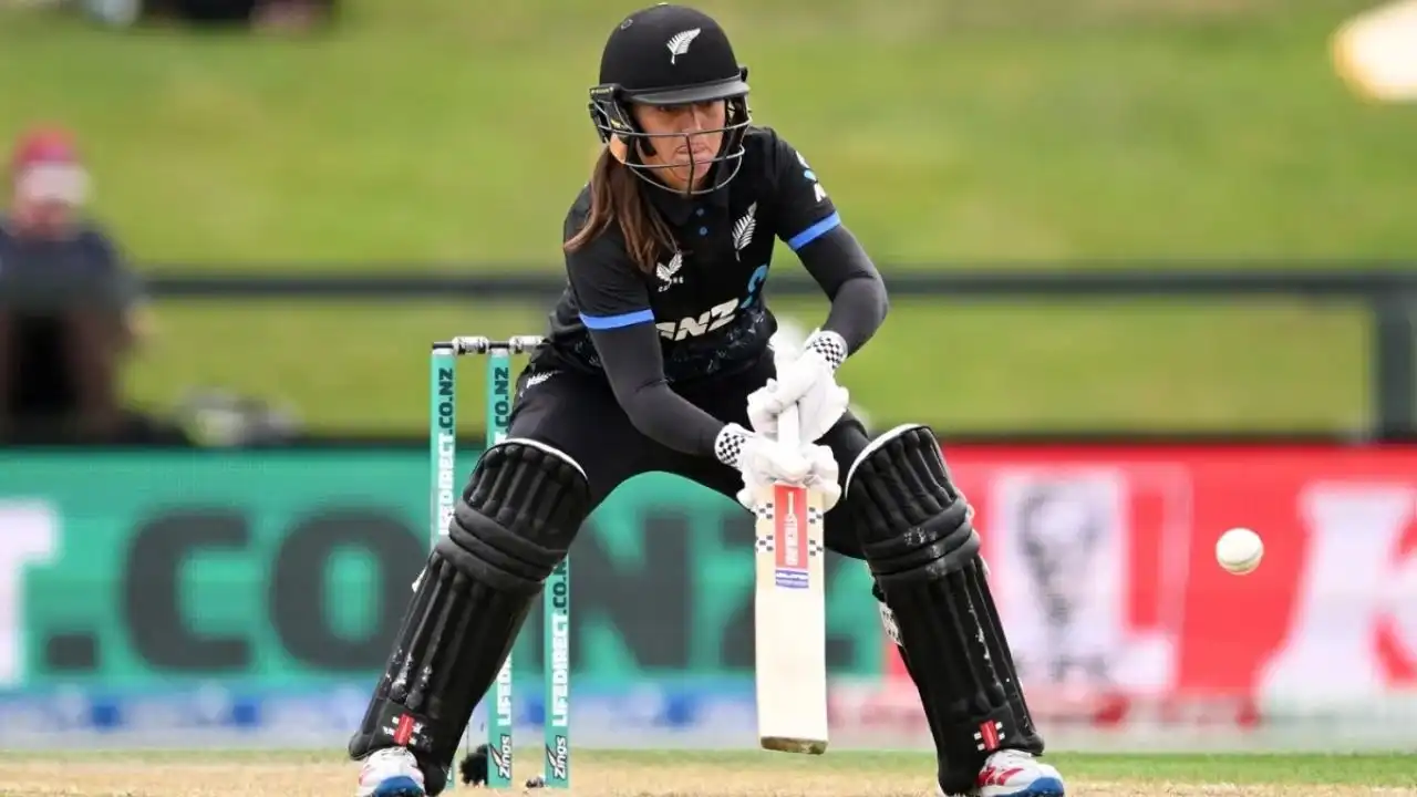 new zealand breaks team indias record becomes first team in world to chase such a big score in odi
