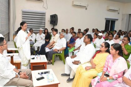 anyone who wants to leave the party is free to do so mamata banerjee sends message to rebel leaders after bengal poll defeat