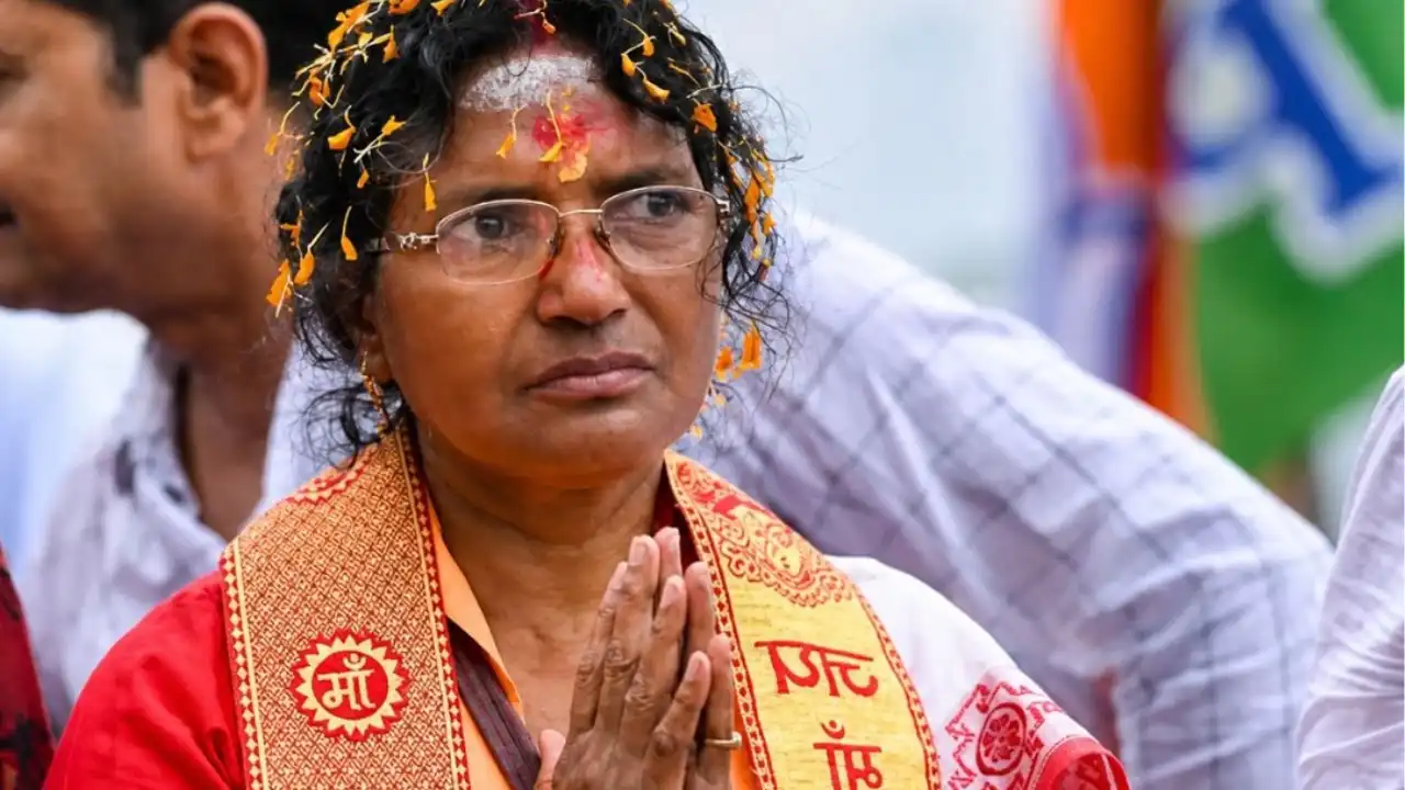didis stronghold falls in panihati rg kar victims mother ratna debnath wins by over 28000 votes