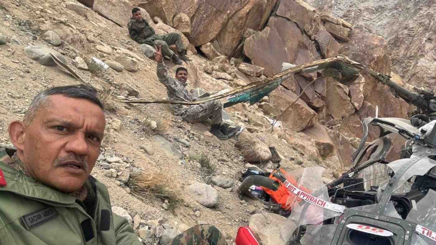 indian army cheetah helicopter crashes in ladakh two pilots and major general injured