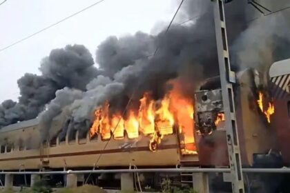 massive fire breaks out in fast passenger train from sasaram to patna passengers flee amid smoke and flames