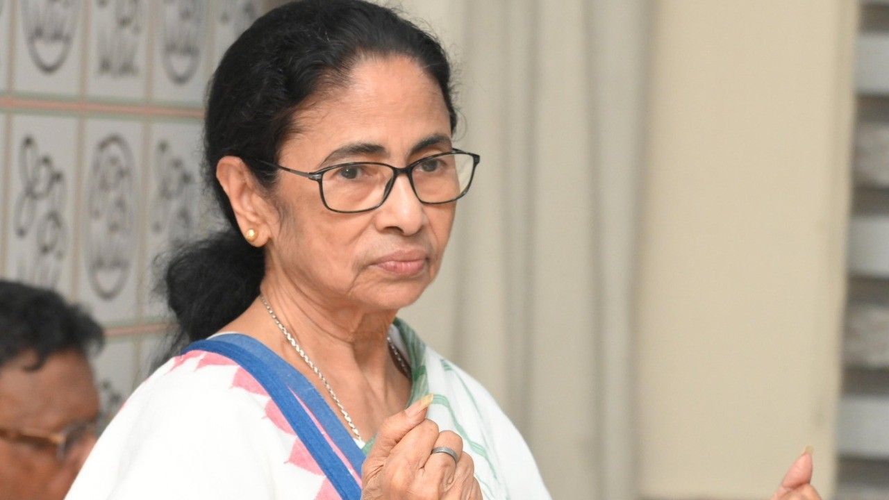 major tmc sit in at dharmatala mamata banerjee leads front against attack on abhishek banerjee