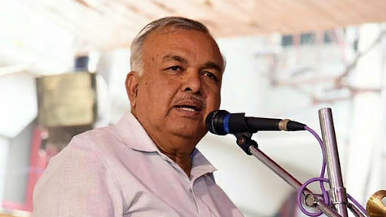 political turmoil erupts in karnataka after power shift senior leader ramalinga reddy resigns over cabinet row